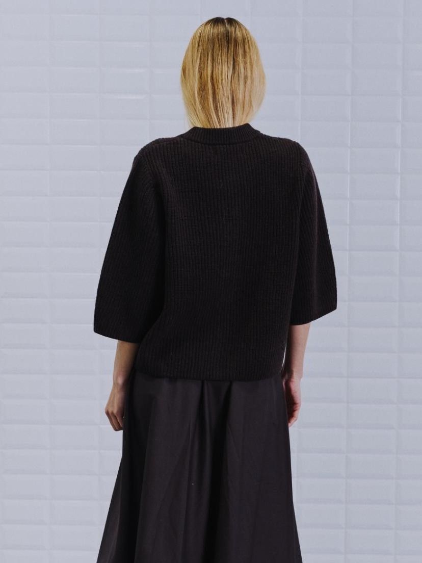 WITH BLACK - VEST - Bruin