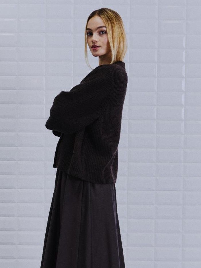 WITH BLACK - VEST - Bruin