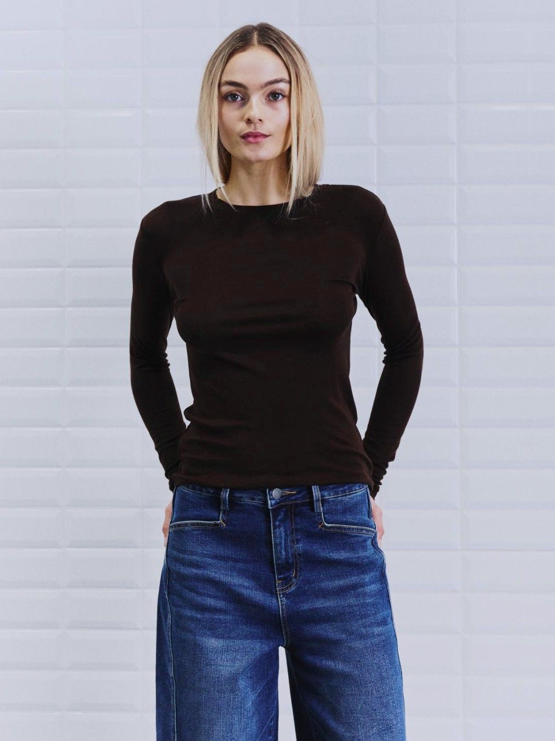 WITH BLACK - SHIRT - Bruin