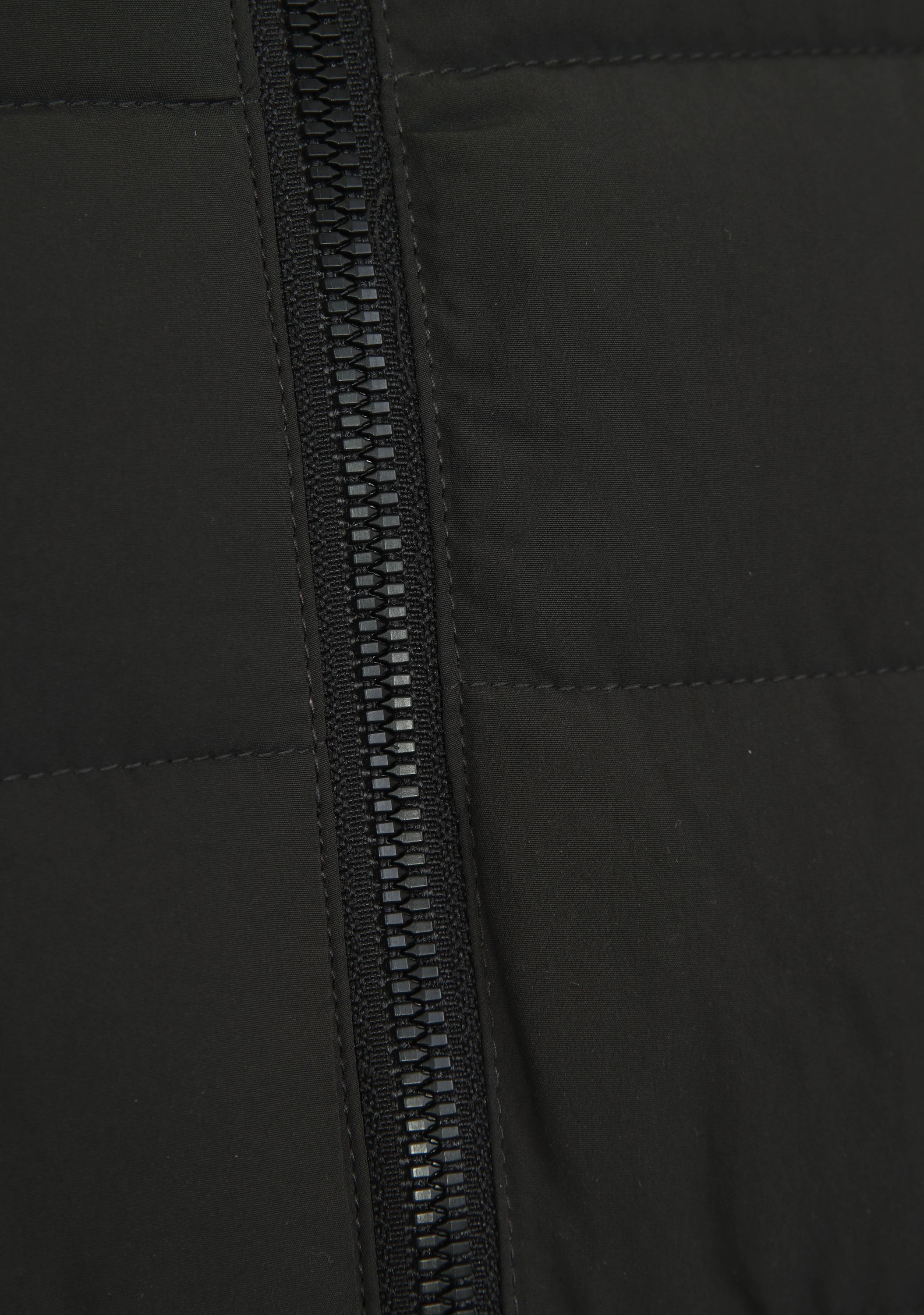 CAST IRON - JAS - Zwart