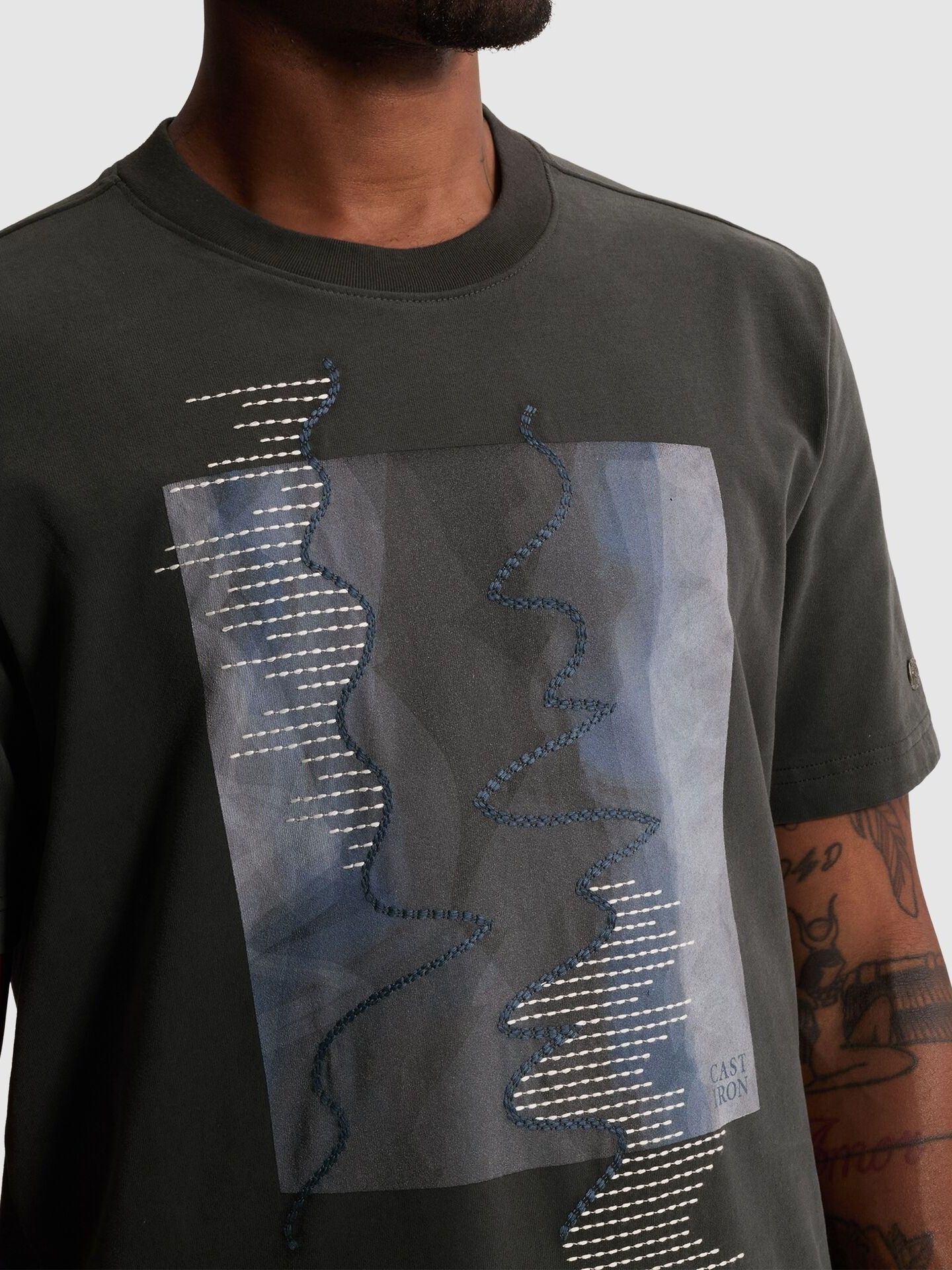 CAST IRON - TSHIRT - Zwart