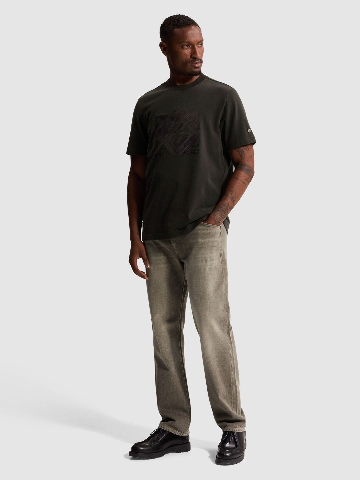 CAST IRON - TSHIRT - Zwart