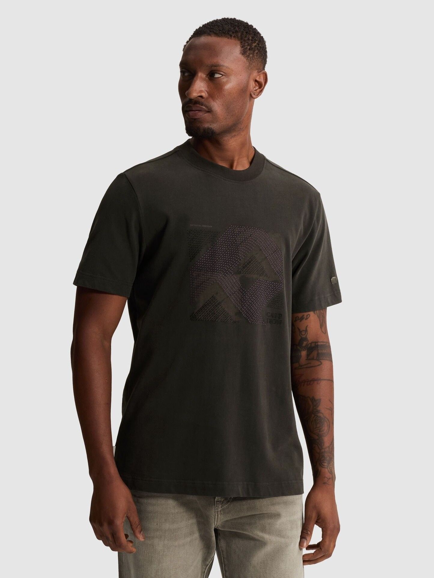 CAST IRON - TSHIRT - Zwart
