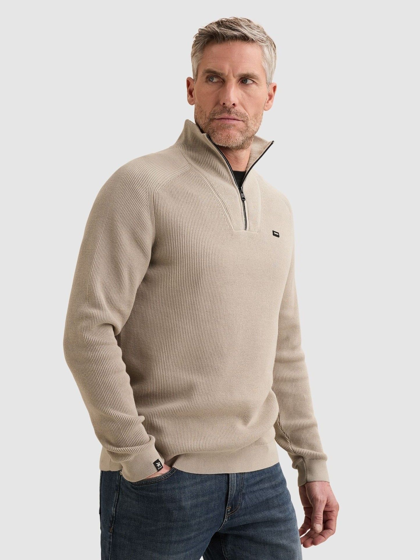 VANGUARD - TRUI - Beige
