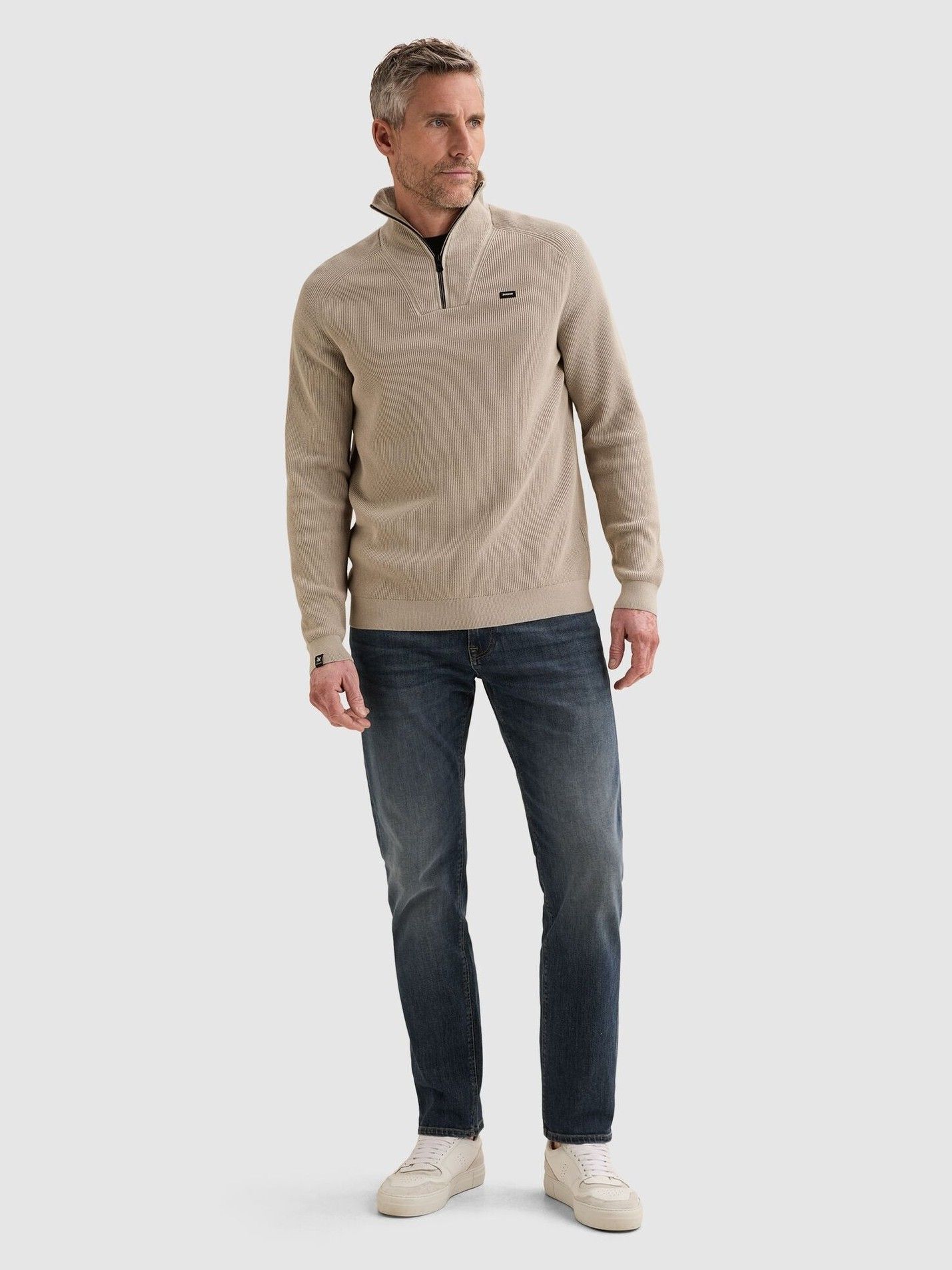 VANGUARD - TRUI - Beige