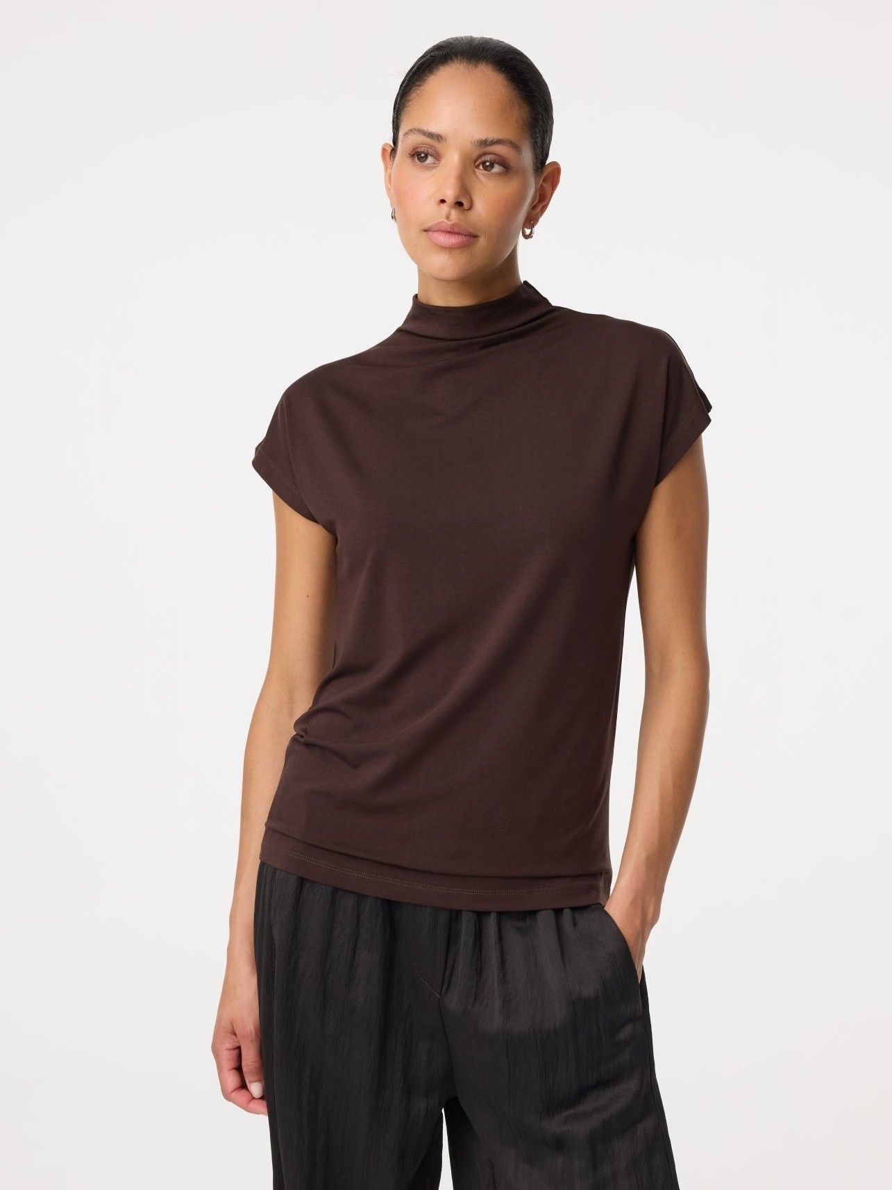 KNIT-TED - SHIRT - Bruin