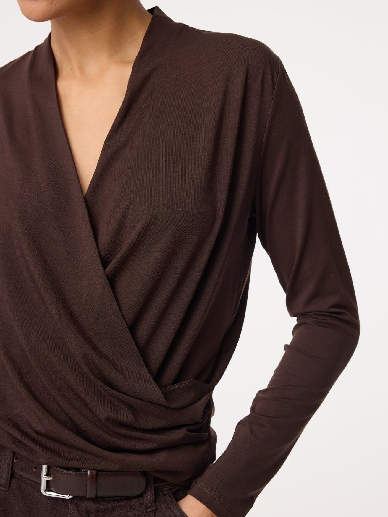 KNIT-TED - SHIRT - Bruin