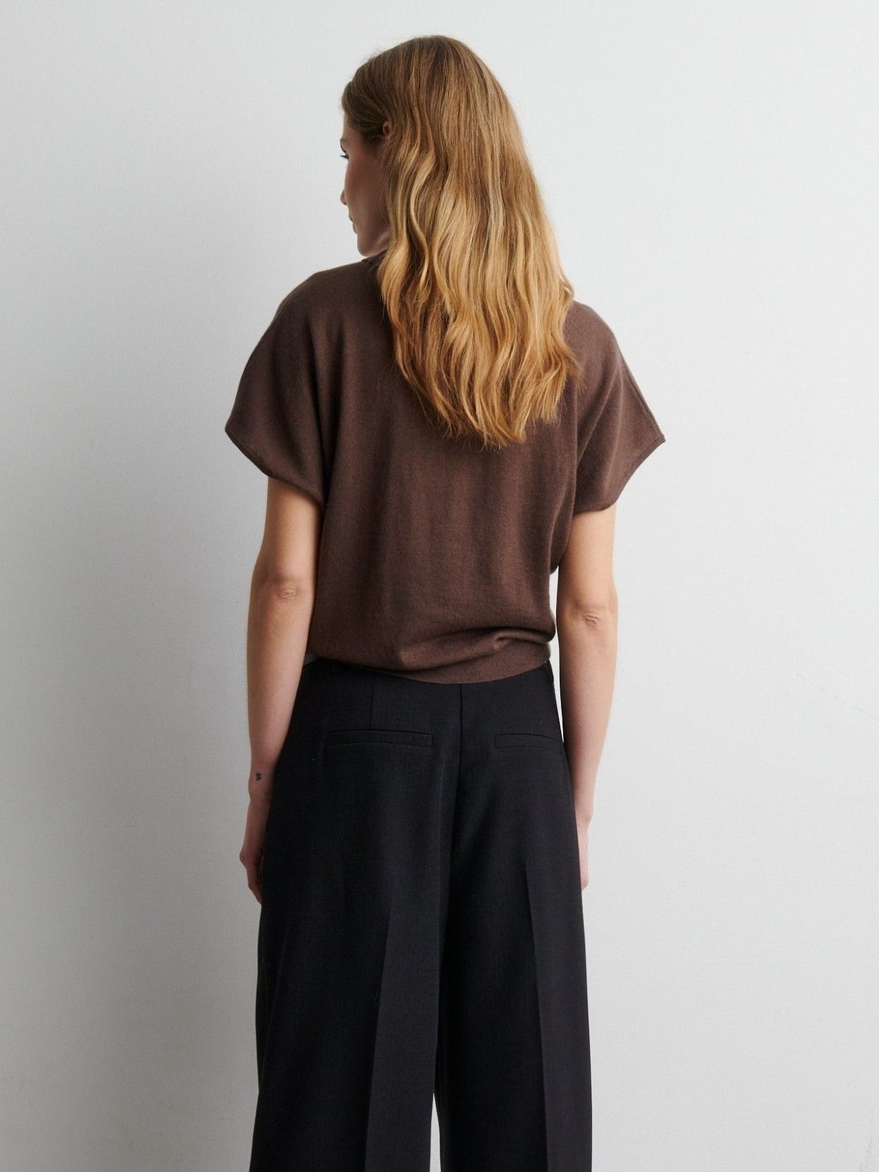 SECOND FEMALE - SHIRT - Bruin