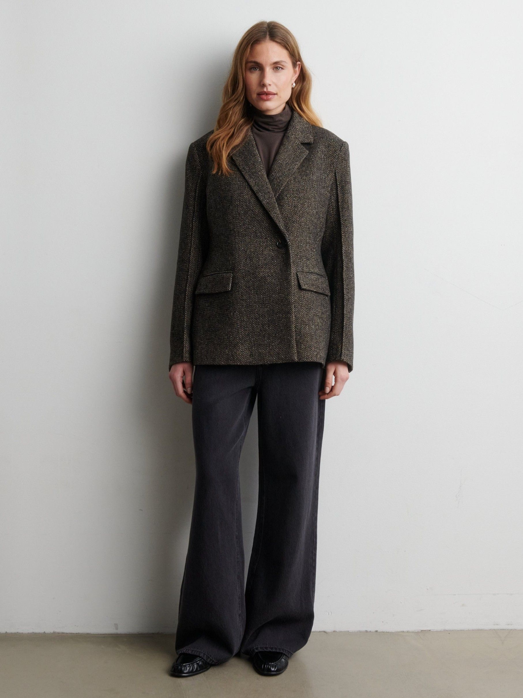 SECOND FEMALE - BLAZER - Bruin