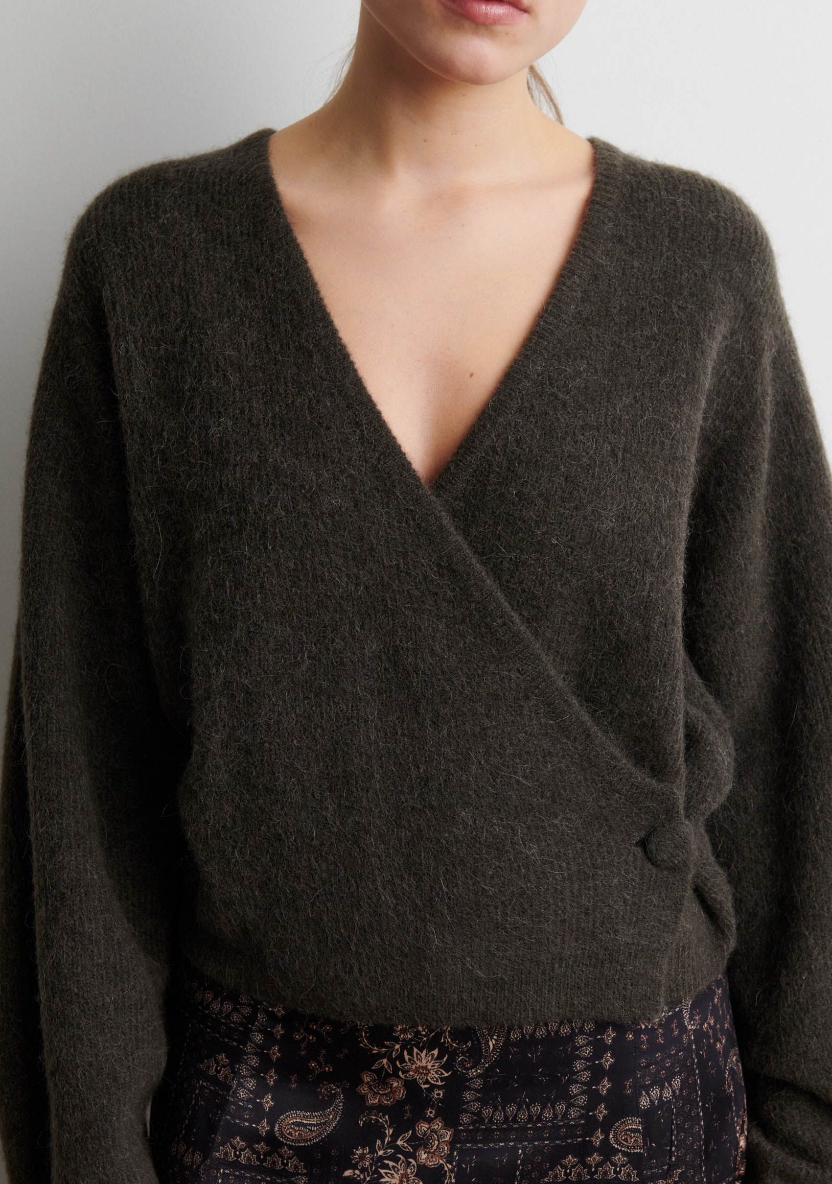 SECOND FEMALE - TRUI - Bruin