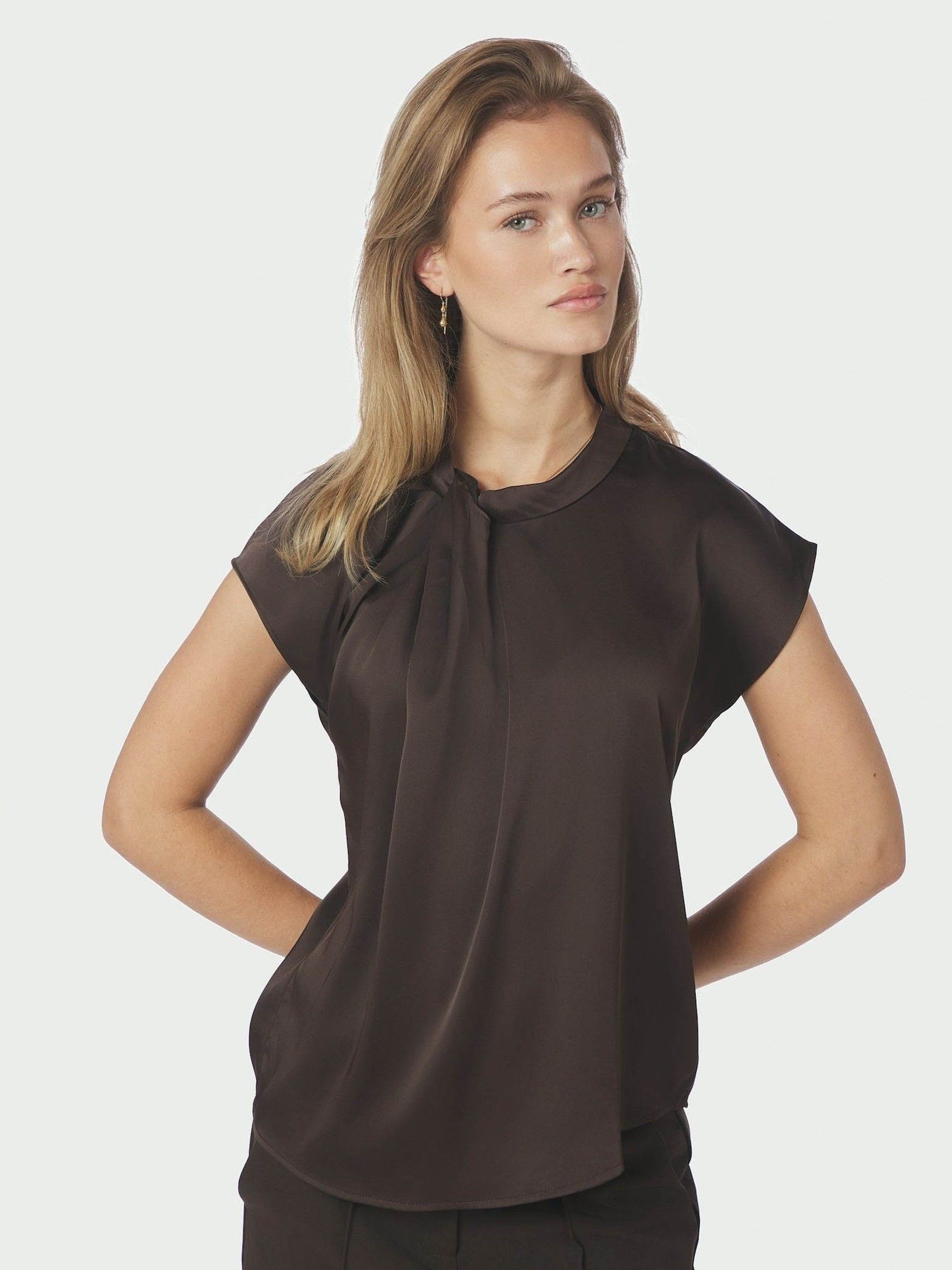 NEO NOIR - BLOUSE - Bruin