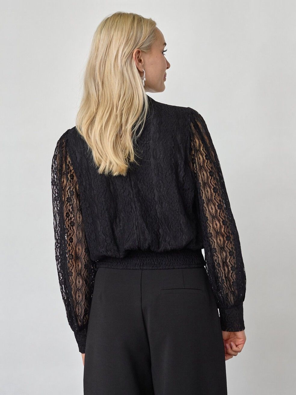 SISTERS POINT - SHIRT - Zwart