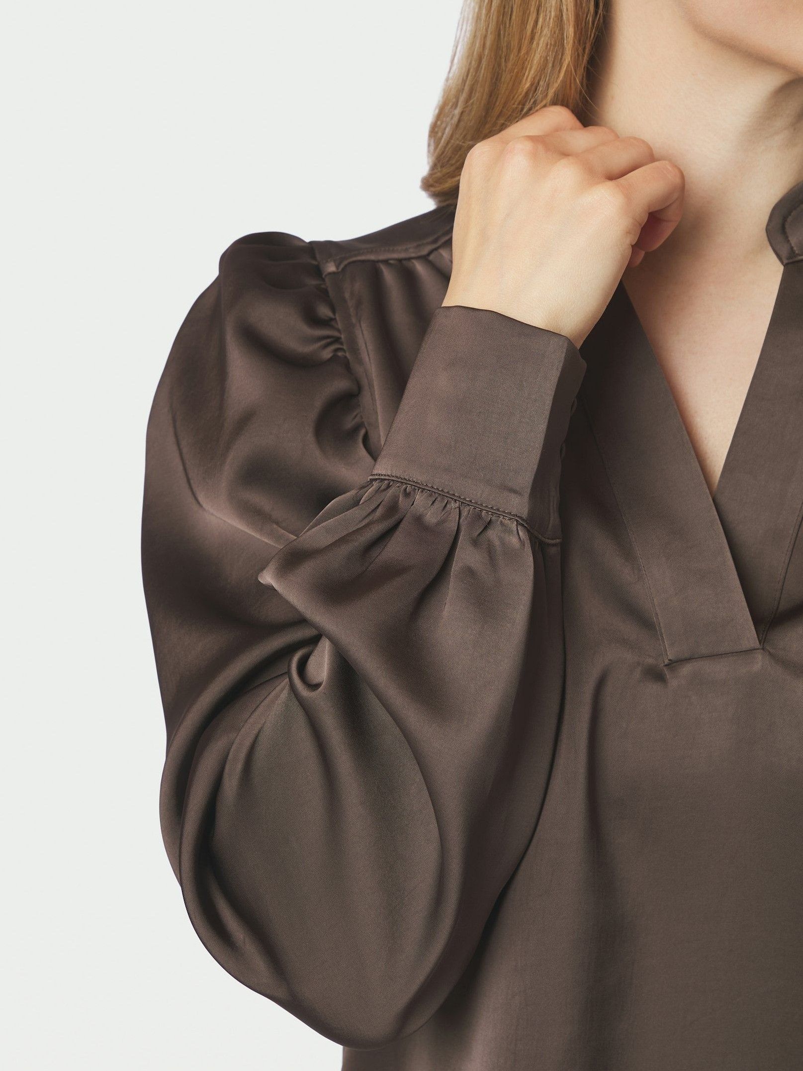 NEO NOIR - BLOUSE - Bruin