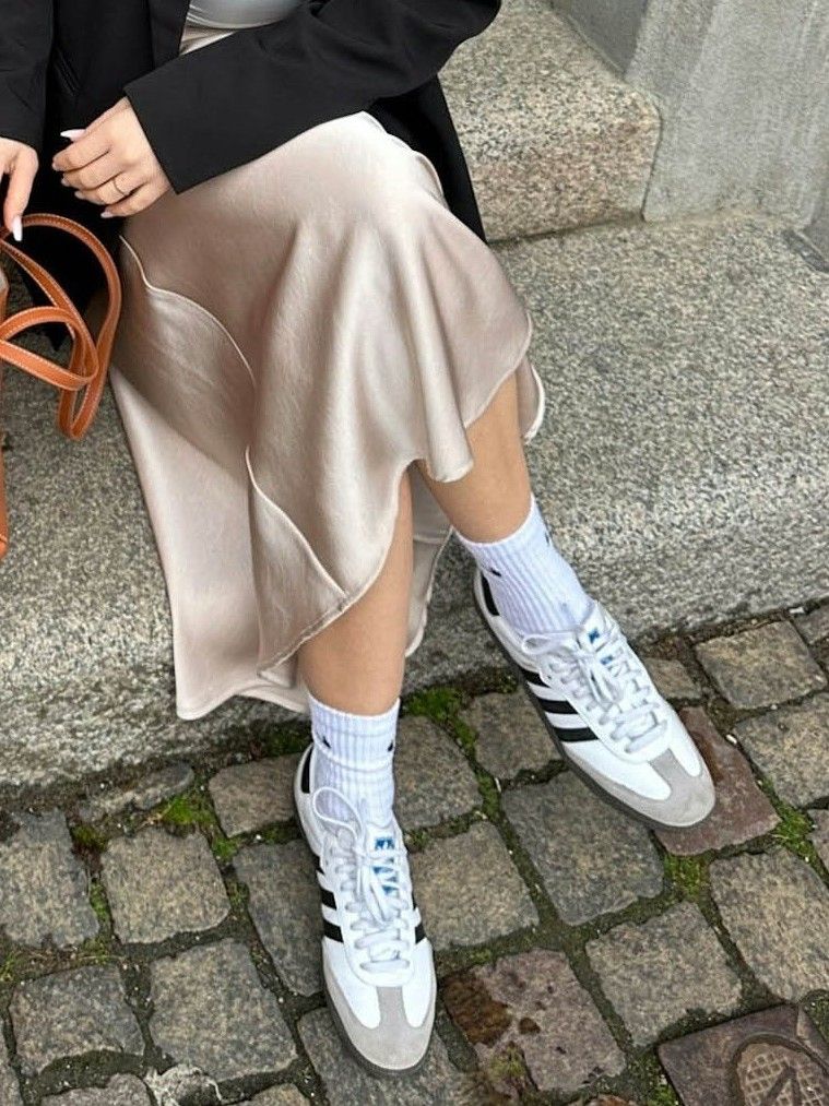 NEO NOIR - ROK - Beige