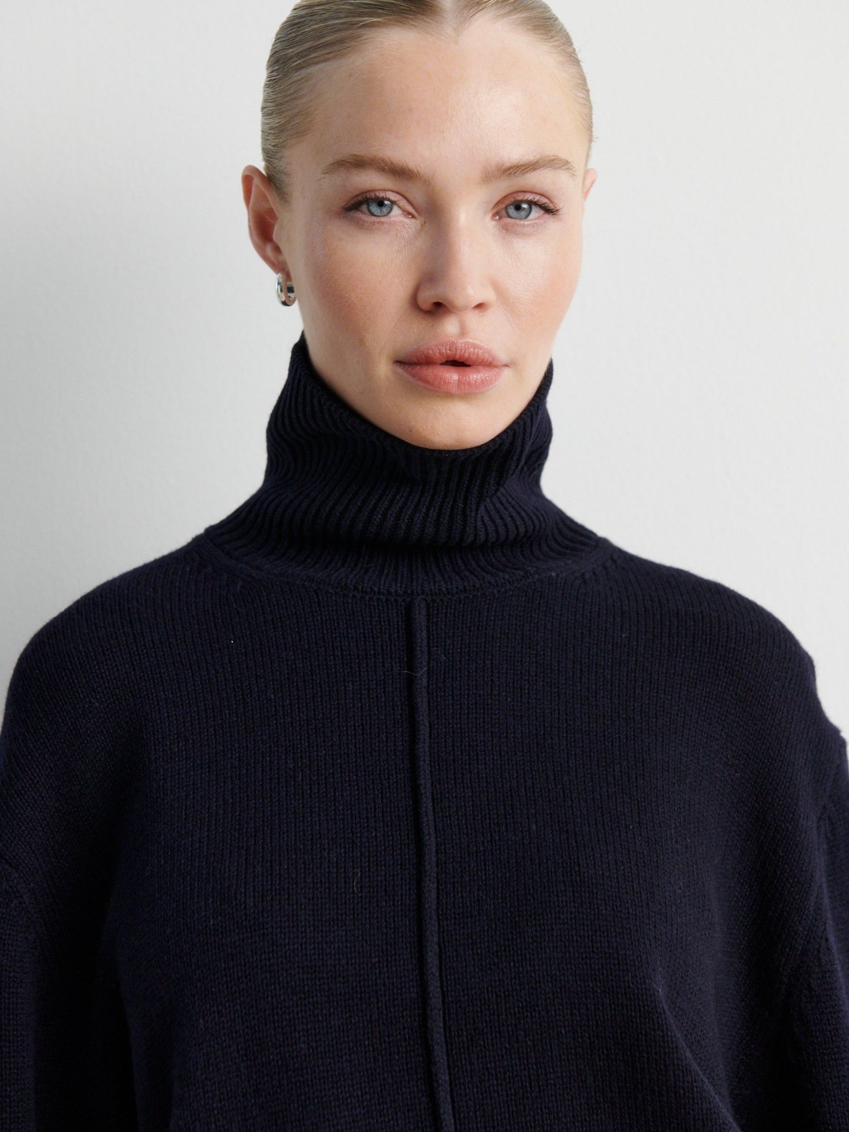 SECOND FEMALE - TRUI - Blauw