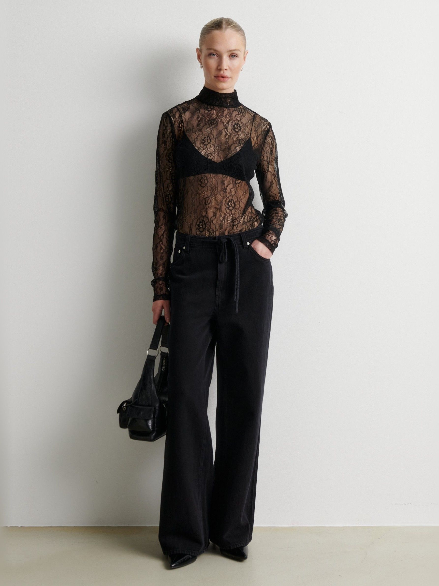 SECOND FEMALE - SHIRT - Zwart