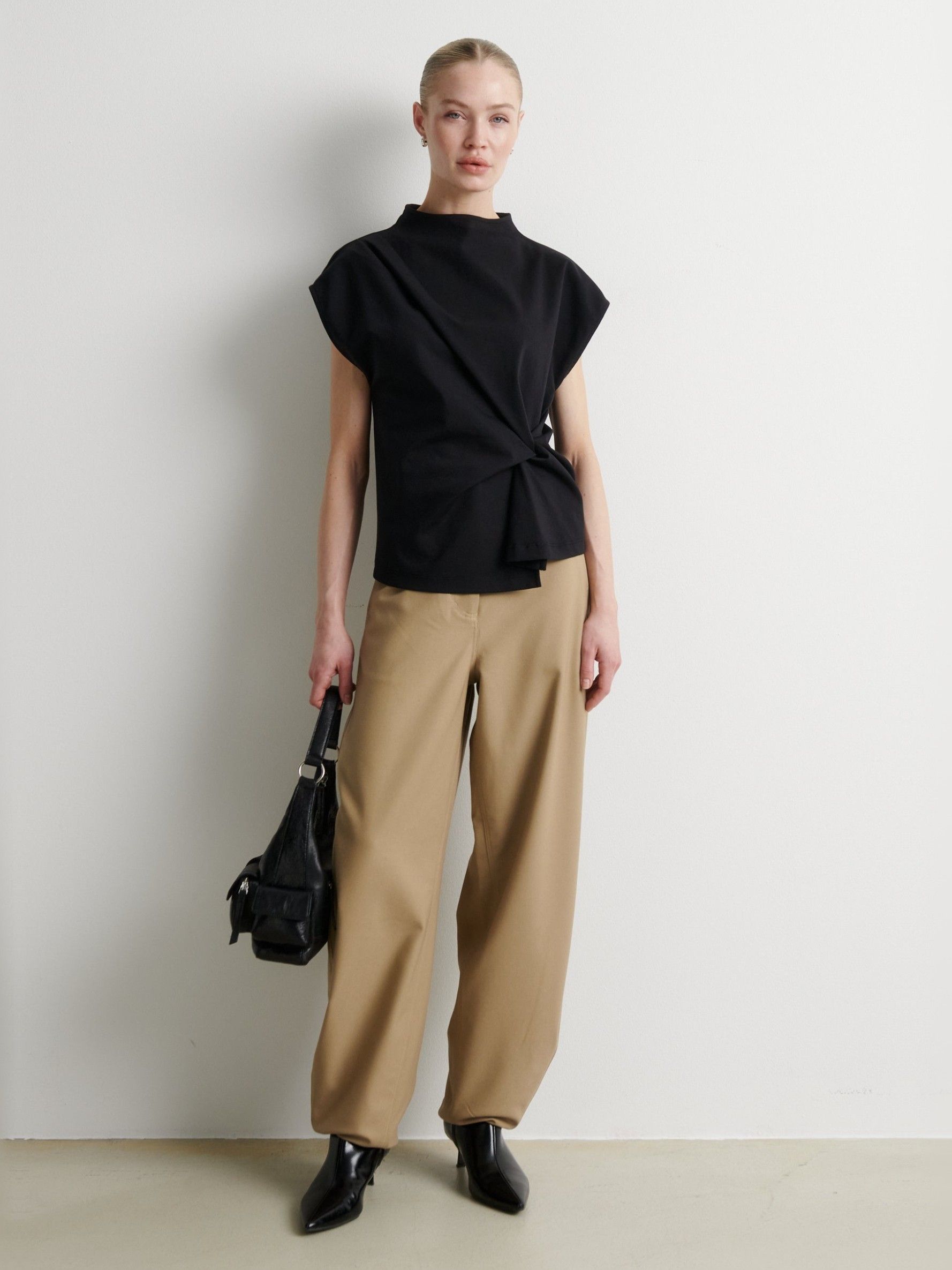 SECOND FEMALE - SHIRT - Zwart