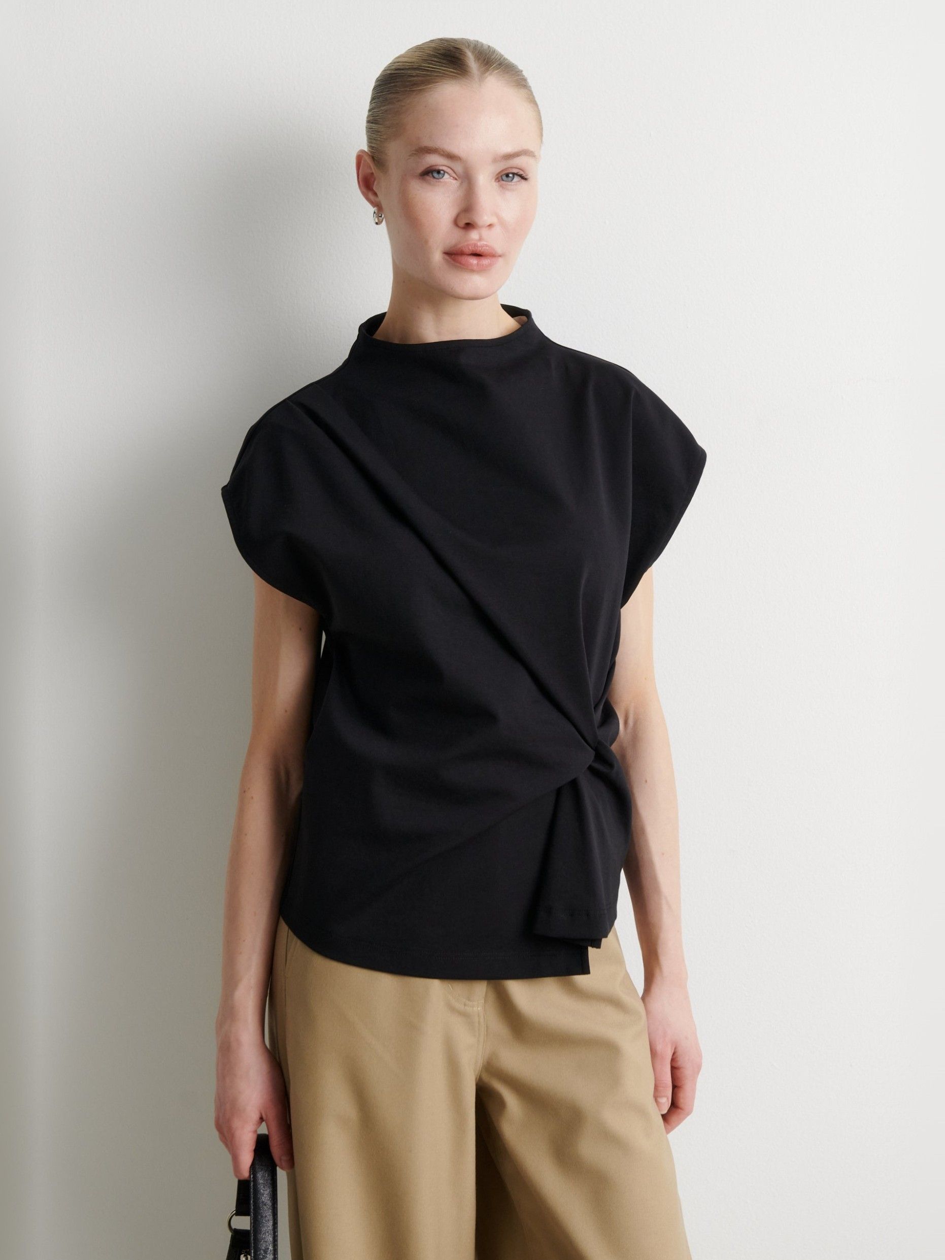 SECOND FEMALE - SHIRT - Zwart