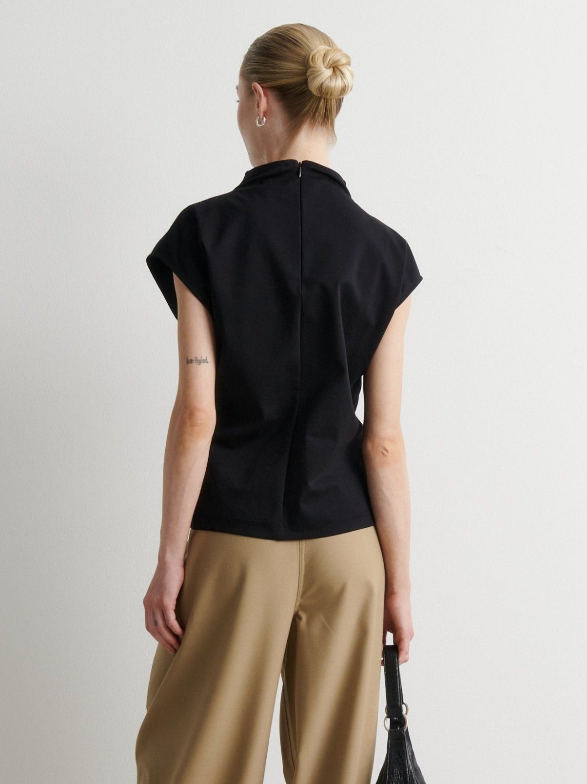 SECOND FEMALE - SHIRT - Zwart