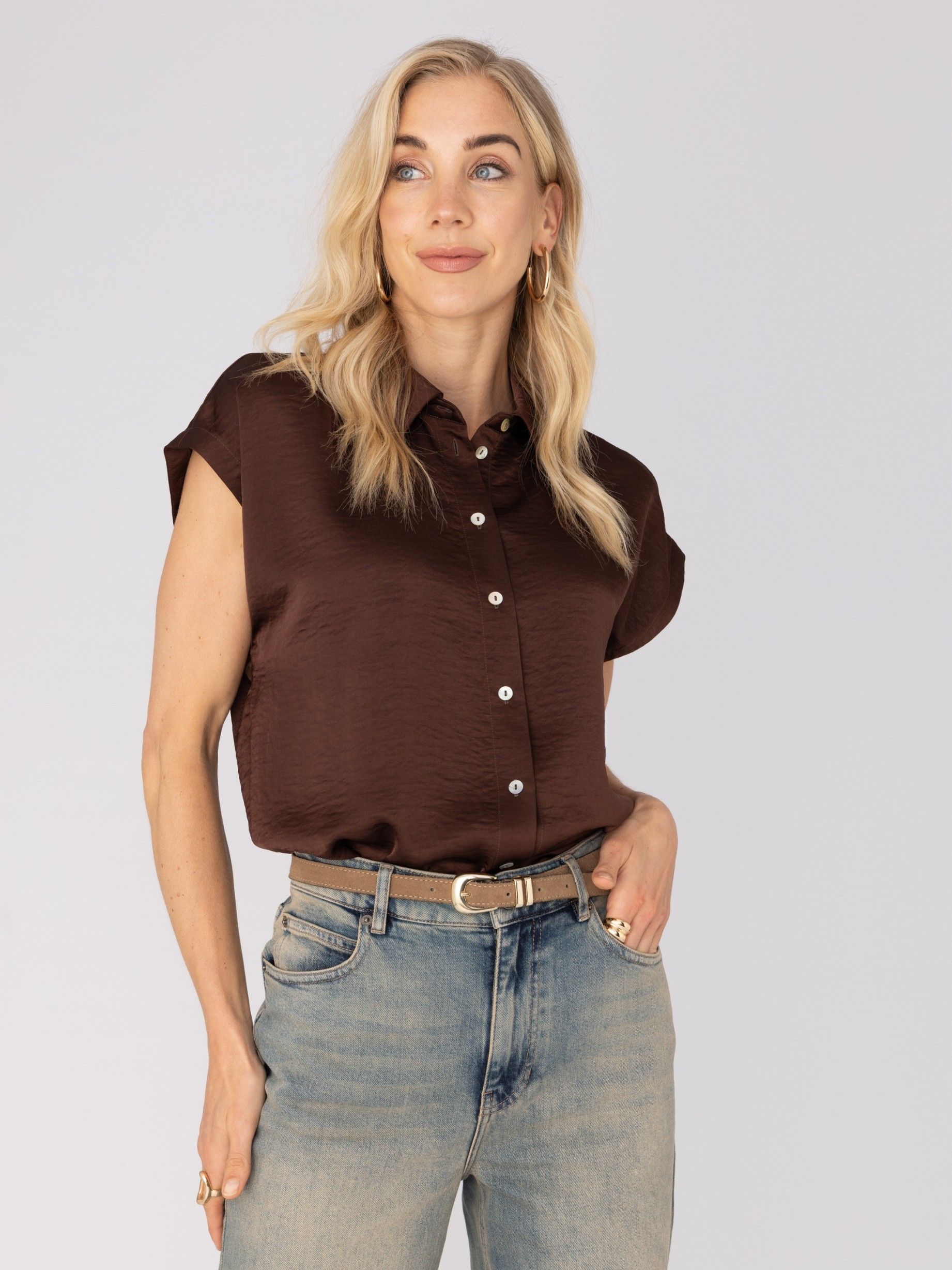 ANNA VAN TOOR - BLOUSE - Bruin