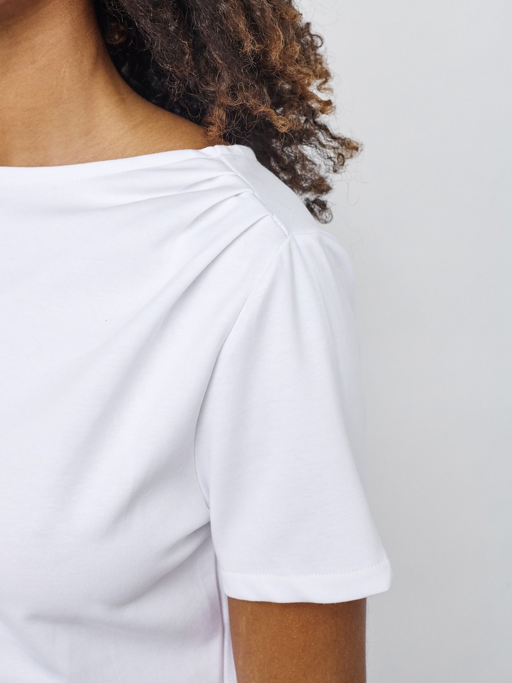SISTERS POINT - SHIRT - Wit