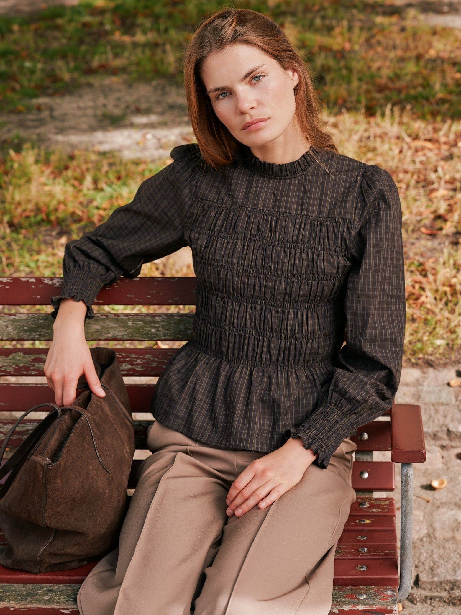 NEO NOIR - BLOUSE - Bruin