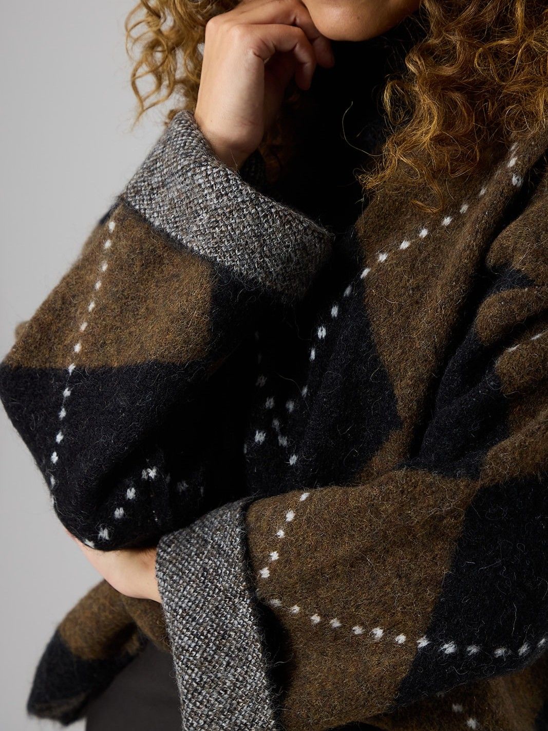 LABEL DOT - TRUI - Bruin
