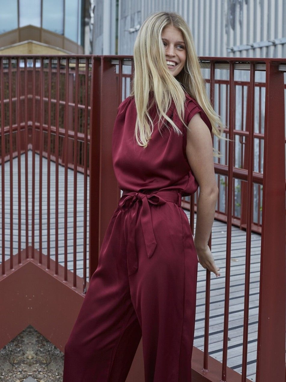 SISTERS POINT - JUMPSUIT - Rood