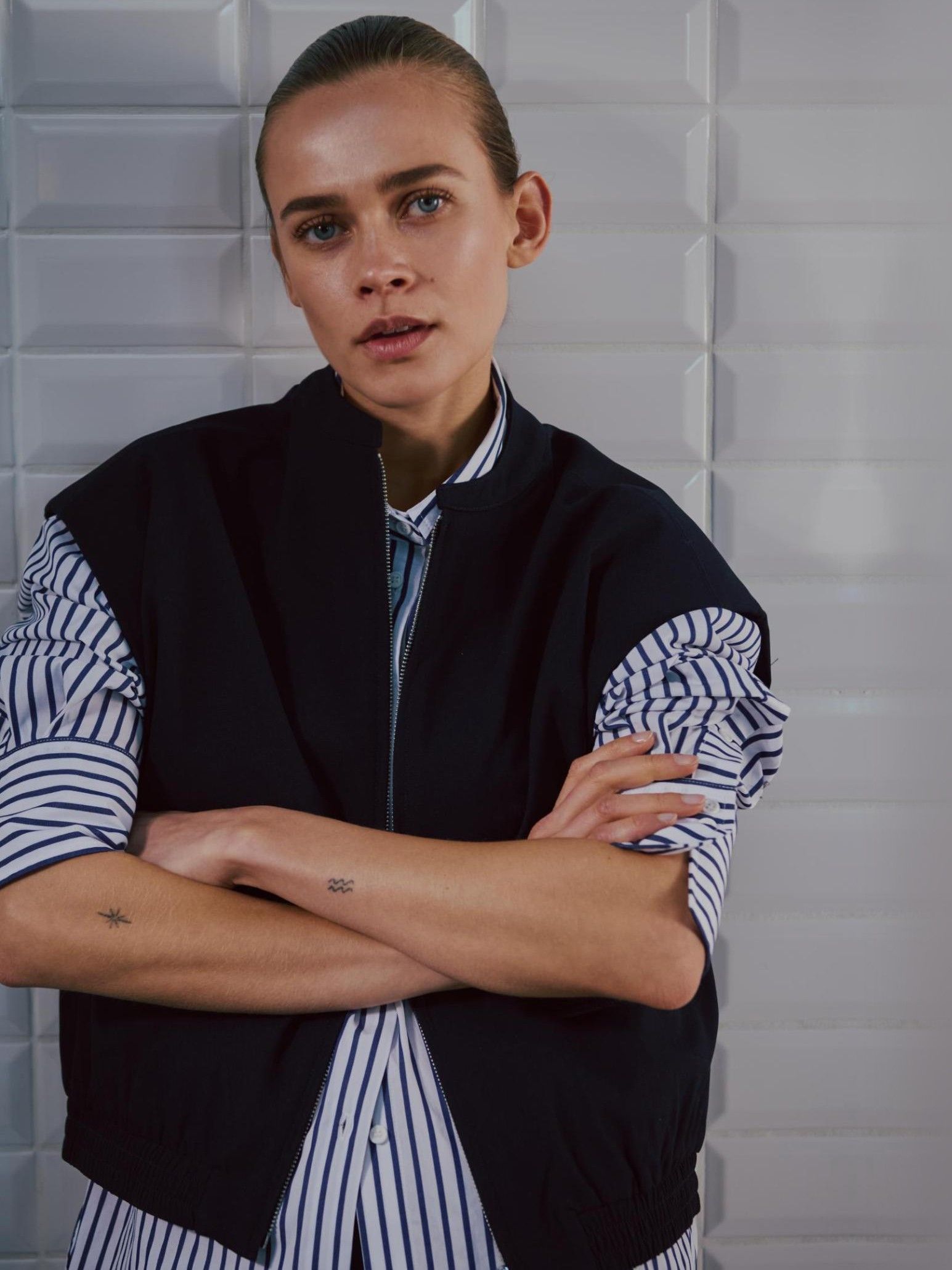 WITH BLACK - GILET - Blauw