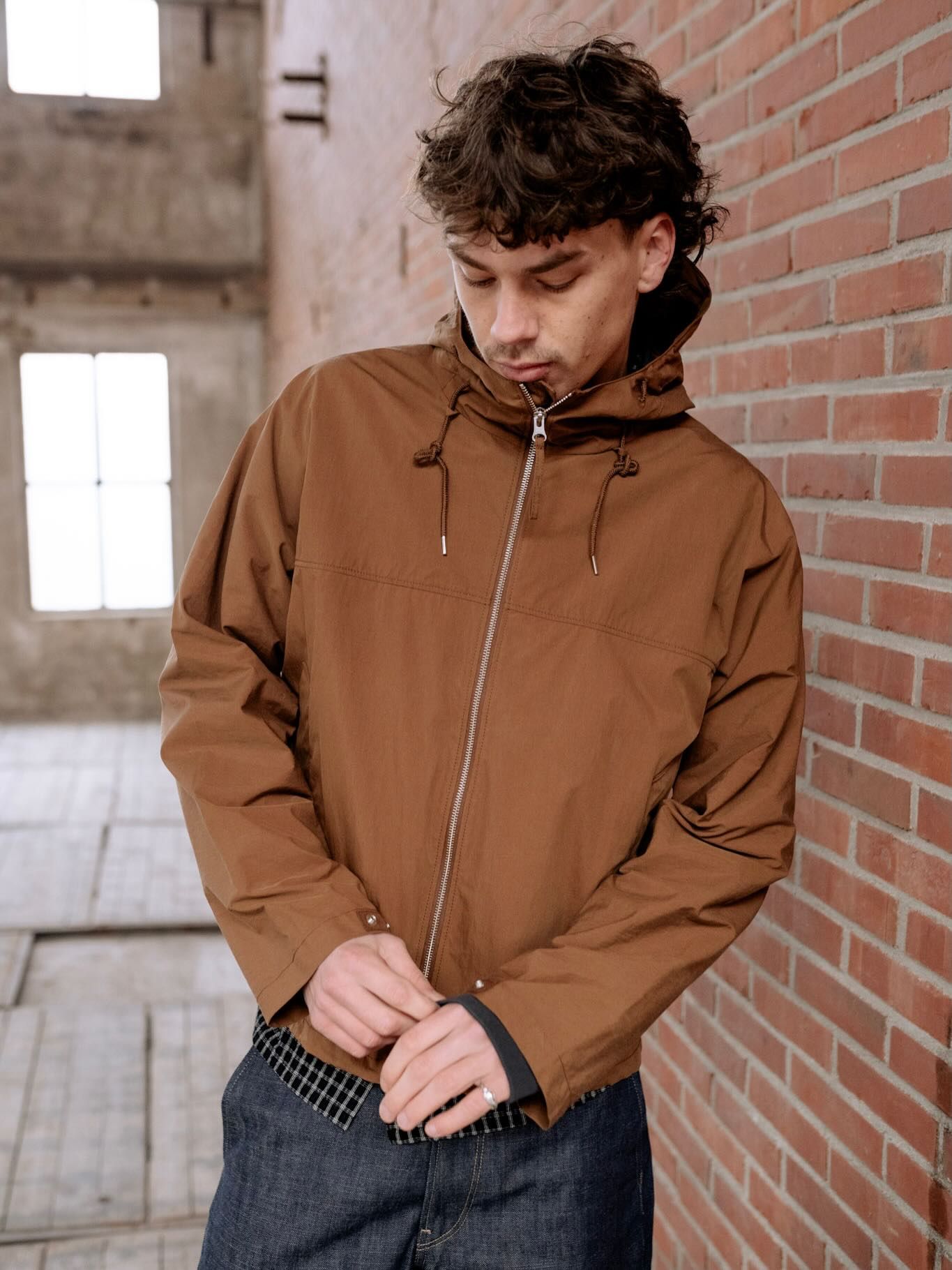 TEN-C - TAN HOODED COAT 

Let’s talk about a coat that doesn’t shout — it commands. @ten_c_official 

now available in store and online.

Shot at @pakhuisnoord 
Let the setting speak…