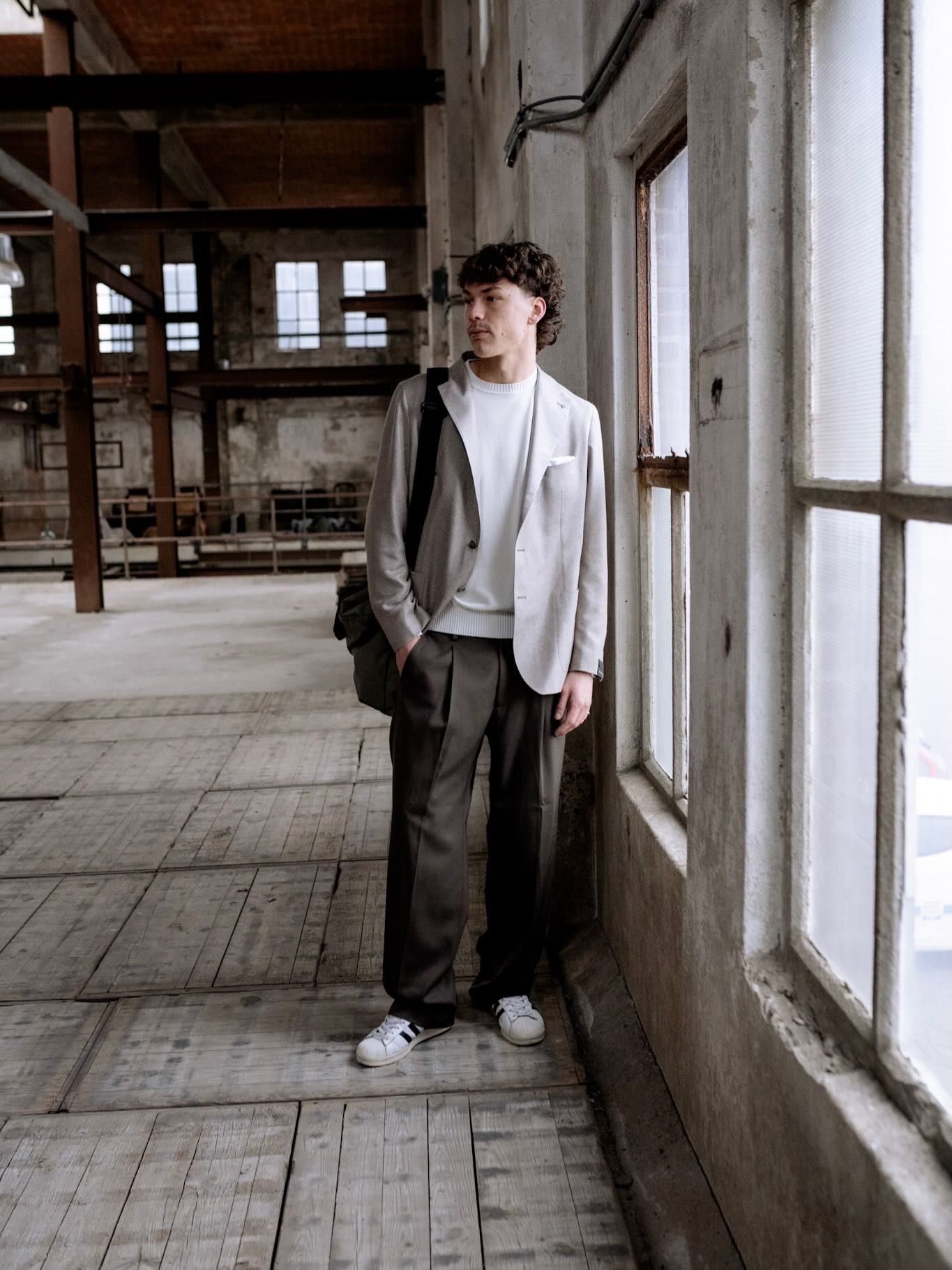 @dbjourney ESSENTIAL TOTE 

affordable weekend escape tool for every kind of traveler. 🧳