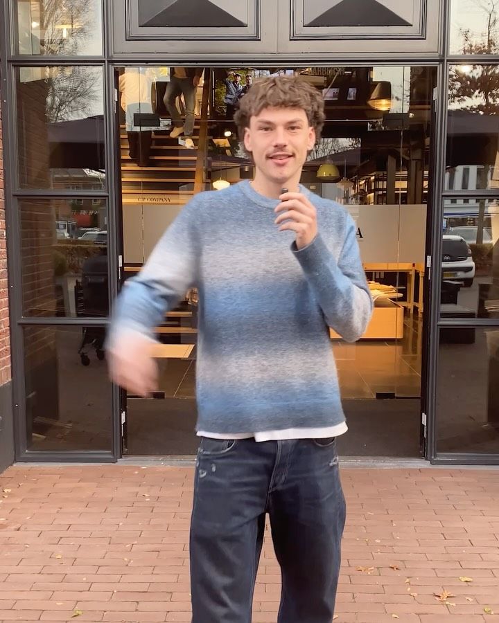 YES, DE MEMBERWEKEN ZIJN BEGONNEN! ❄️
Onze members hebben €65 shoptegoed ontvangen aan member- én cadeaucheques:

* €25 membercheque voor een nieuwe winteroutfit
* €15 membercheque voor nieuwe schoenen
* €25 cadeaucheque om weg te geven aan iemand die nog geen member is

Tijd om die jas, broek of schoenen te shoppen. 
Kom gezellig langs, proef de winterse sfeer en ontdek onze collectie vol warme items❄️

En natuurlijk trakteren we op een heerlijk stuk appeltaart! 🥧

De memberweken lopen tot en met koopzondag 30 november.

#rinsmamodeplein #deheerenvanrinsma #gorredijk