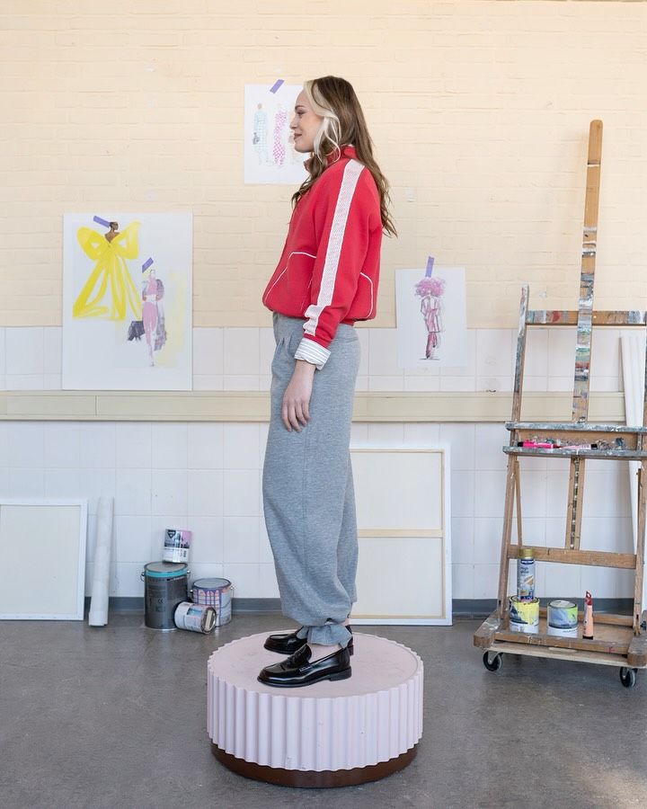 FASHION IS ART. AND YOU ARE THE CANVAS. 🎨

Van vrijdag 20 februari t/m koopzondag 22 februari vieren we op ons Modeplein de start van het nieuwe modeseizoen. En jij bent uitgenodigd! 

Ontdek de nieuwste collecties via onze interactieve trendopstellingen, beleef de koopavond tijdens Night at the Museum en meld je aan voor de trendpresentatie van Anita op zondag.

Drie dagen vol trends, make-up advies, hapjes en drankjes.

Zien we je in Gorredijk? 🤍

#zijvanrinsma #rinsmamodeplein #modetrends #nieuwseizoen #fashionevent